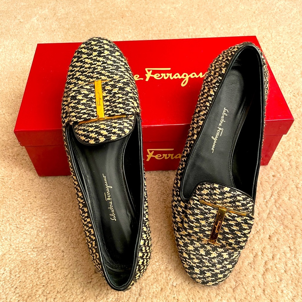 Salvatore Ferragamo Women's Sarno Bow Loafer Size 6B - Picture 1 of 9